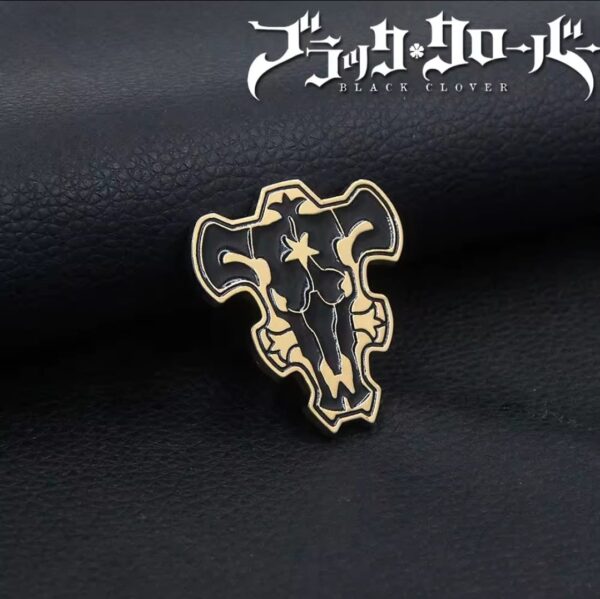 Black Clover bulls pin